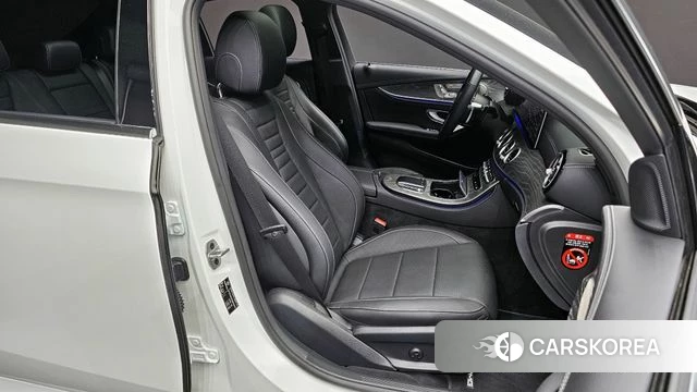 Mercedes-Benz E-Class W213 2022 Белый из Кореи, фото 3