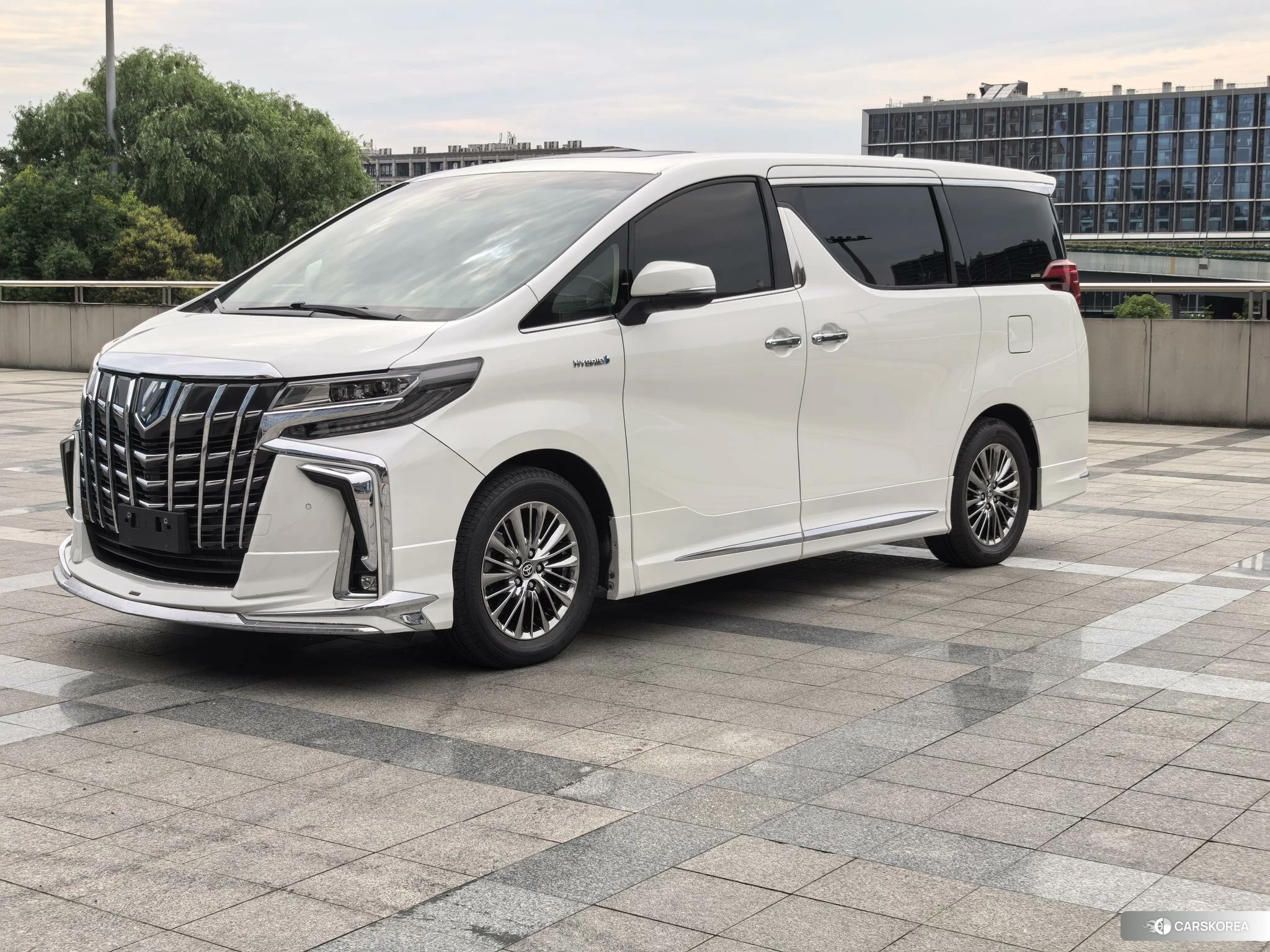 Toyota Elfa 2021 Белый из Китая, фото 3