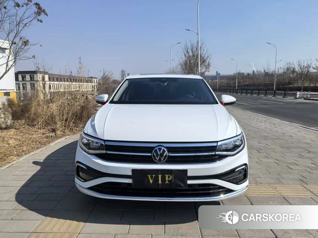 Volkswagen Bora 2023 Белый из Китая, фото 3