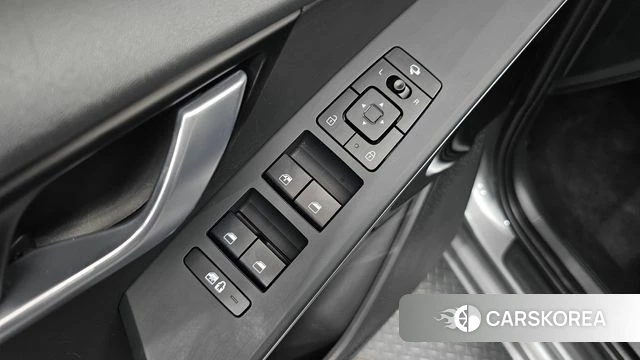 Kia Di Ol Nu Niro 2022 Серебристо-серый из Кореи, фото 3