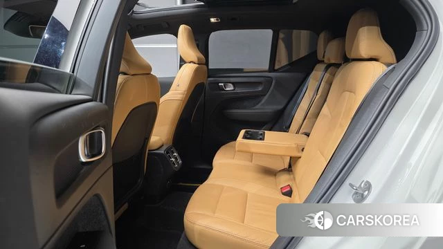 Volvo XC40 2022 Белый из Кореи, фото 3