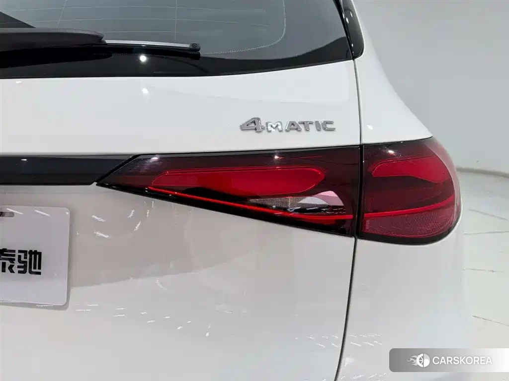 Mercedes-Benz GLC 2023 Белый из Китая, фото 3