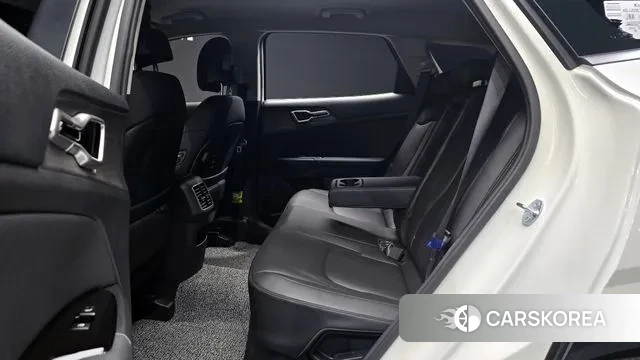 Kia Sportage 5th Generation Hybrid 2024 Белый из Кореи, фото 3