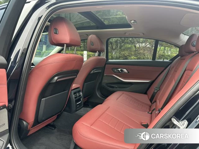 BMW 3 series 2021 Черный из Китая, фото 3