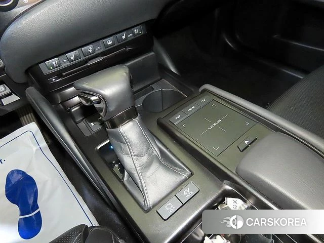 Lexus ES300h 7th generation 2019 Серебристо-серый из Кореи, фото 3