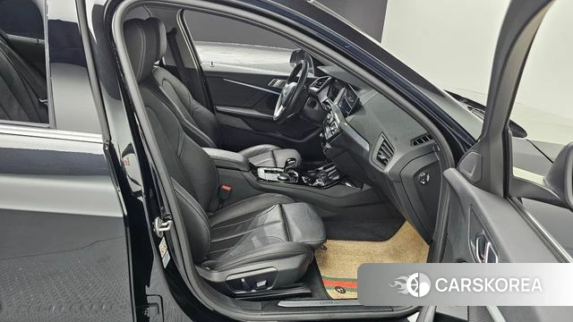 BMW 1 Series (F40) 2022 Черный из Кореи, фото 3