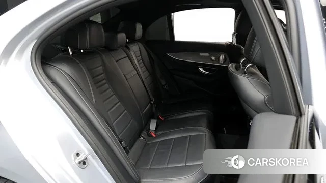 Mercedes-Benz E-Class W213 2023 Серебряный из Кореи, фото 3