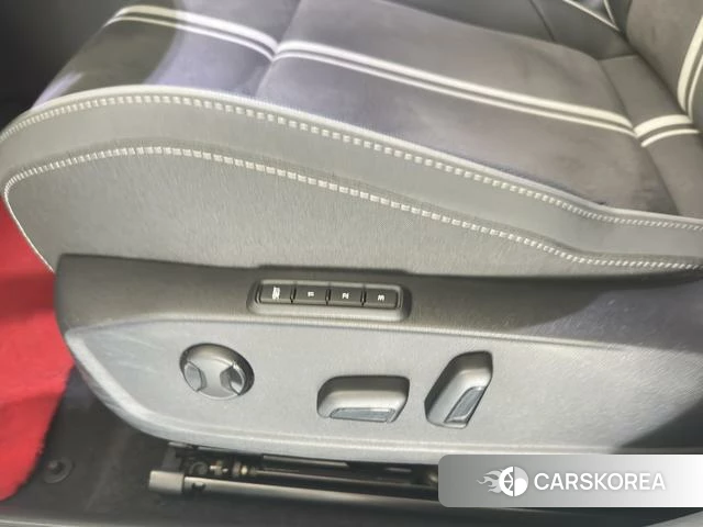 Volkswagen Golf 2023 Белый из Китая, фото 3