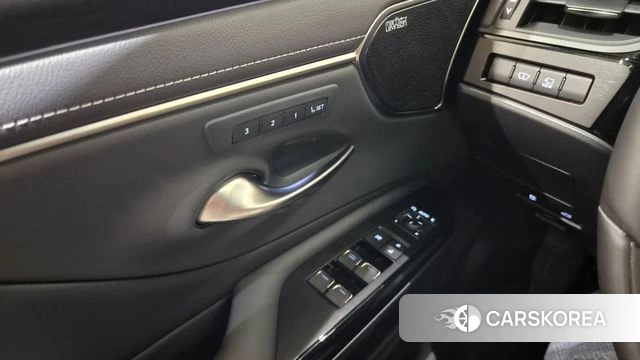 Lexus ES300h 7th generation 2025 Черный из Кореи, фото 3