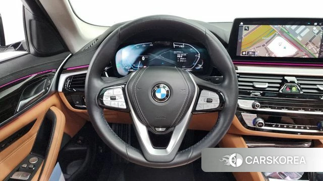 BMW 5 Series (G30) 2023 Белый из Кореи, фото 3