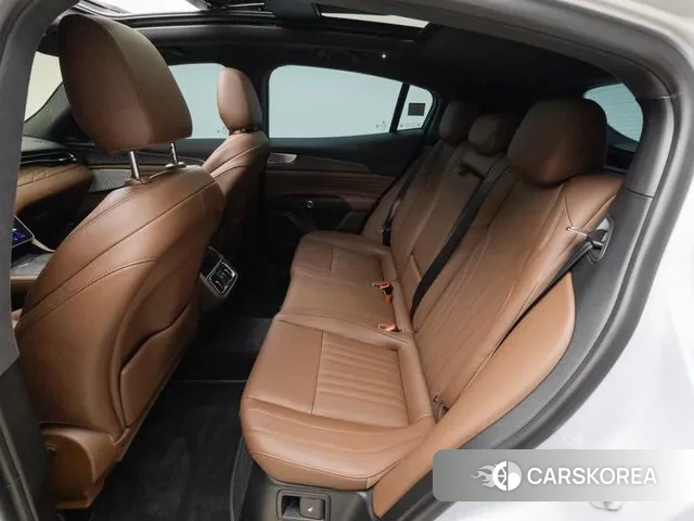 Maserati Grecale 2024 Светло-серебряный цвет из Кореи, фото 3