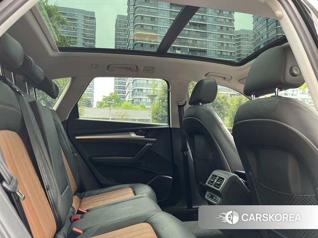 Audi Q5L 2021 Черный из Китая, фото 3