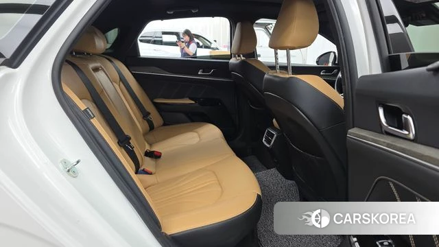 Kia K5 Hybrid 3rd Generation 2023 Белый из Кореи, фото 3