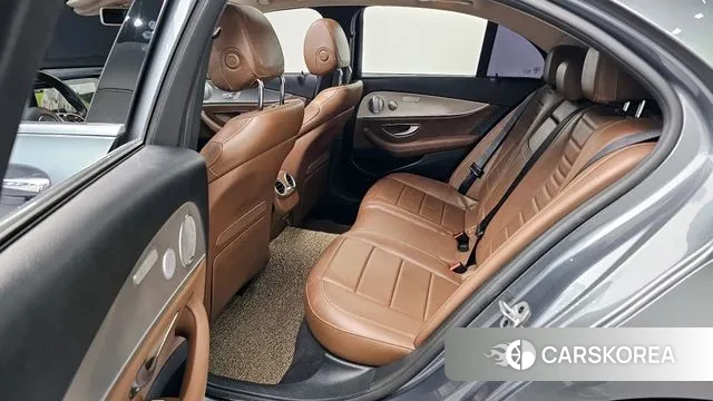 Mercedes-Benz E-Class W213 2018 Серый из Кореи, фото 3
