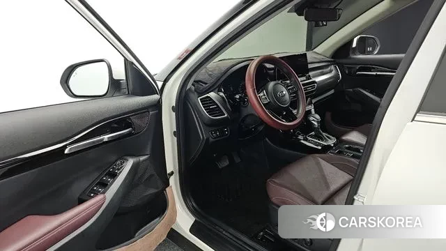 Kia Seltos 2021 Белый из Кореи, фото 3