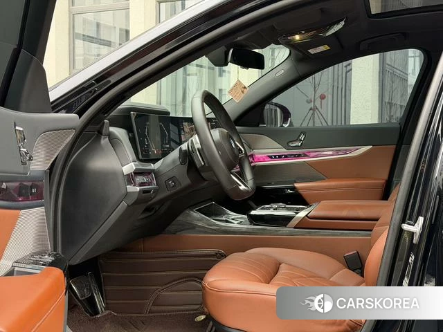 BMW 7 series 2024 Черный из Китая, фото 3