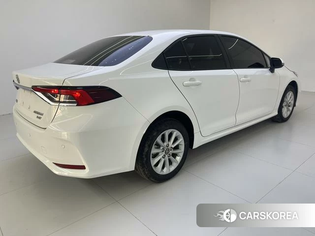 Toyota Corolla 2022 Белый из Китая, фото 3