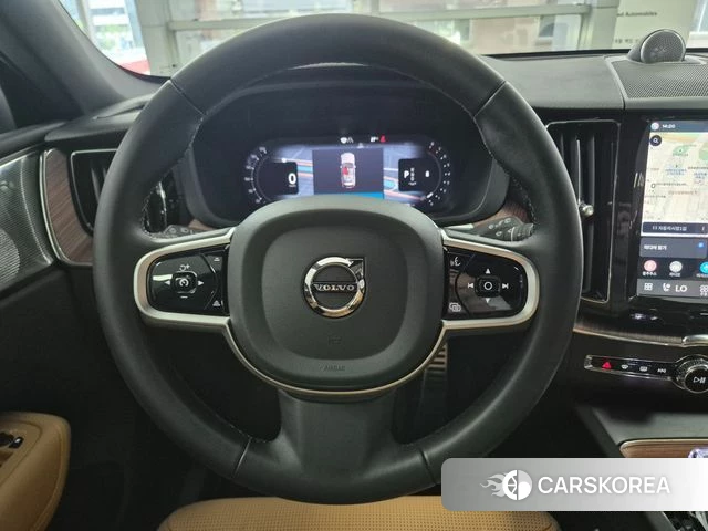 Volvo XC60 second Generation 2025 Белый из Кореи, фото 3