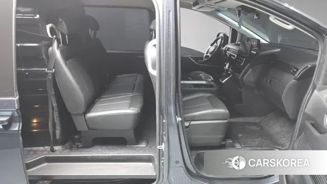 Hyundai Staria 2021 Серый из Кореи, фото 3