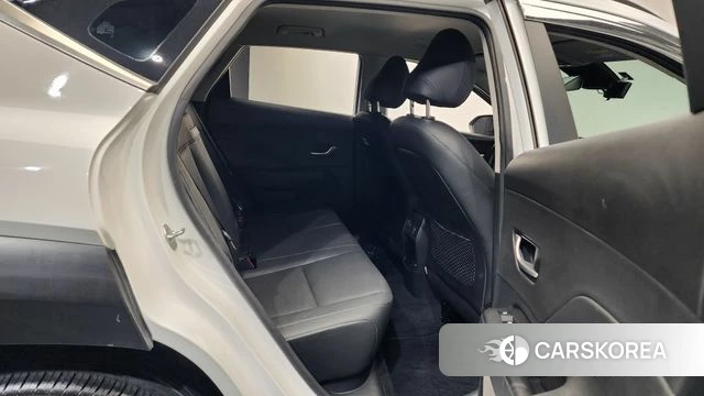 Hyundai Kona (SX2) 2024 Белый из Кореи, фото 3