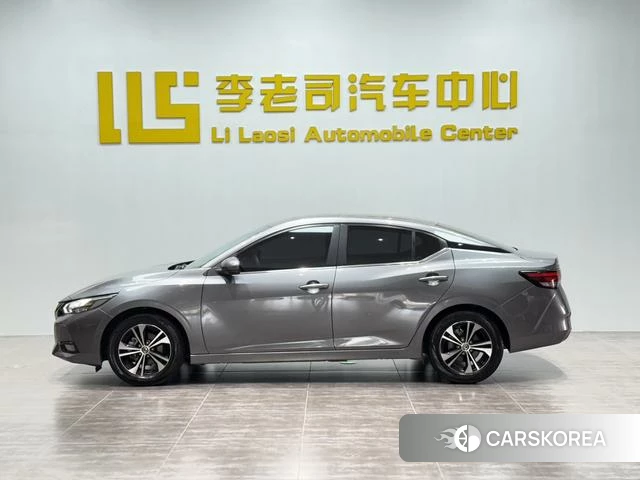Nissan Xuan Yi 2022 Темно-серый из Китая, фото 3