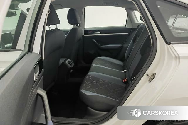 Volkswagen Lavida 2024 Белый из Китая, фото 3