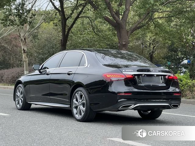 Mercedes-Benz E-class id 4209859 из Китая 3