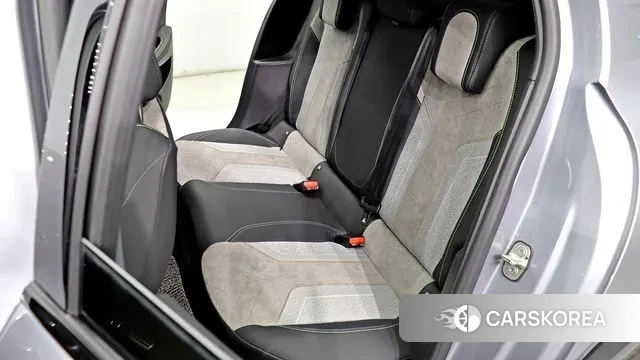 Peugeot e-208 second Generation 2021 Серебристо-серый из Кореи, фото 3