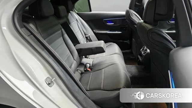 Mercedes-Benz C-Class W206 2024 Белый из Кореи, фото 3