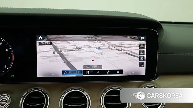 Mercedes-Benz E-Class W213 2021 Белый из Кореи, фото 3