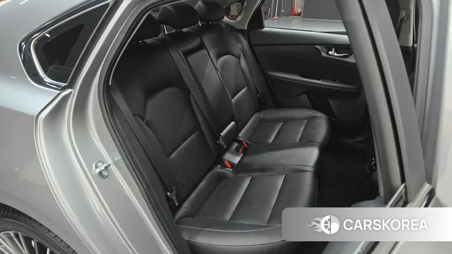 Kia The New K3 2nd generation 2023 Серебристо-серый из Кореи, фото 3