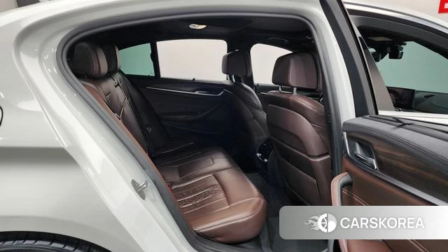 BMW 5 Series (G30) 2019 Белый из Кореи, фото 3