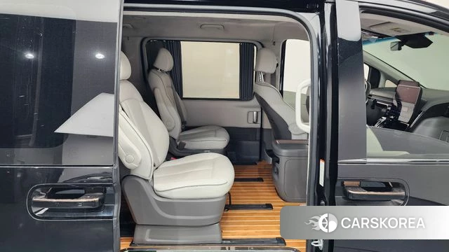 Hyundai Staria 2021 Черный из Кореи, фото 3