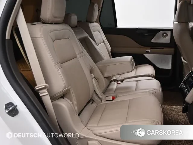Lincoln Aviator 2nd generation 2023 Белый из Кореи, фото 3