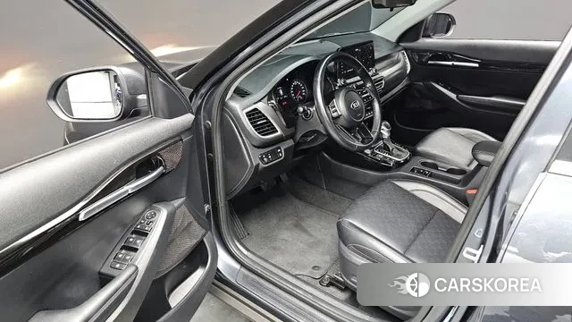 Kia Seltos 2021 Серый из Кореи, фото 3