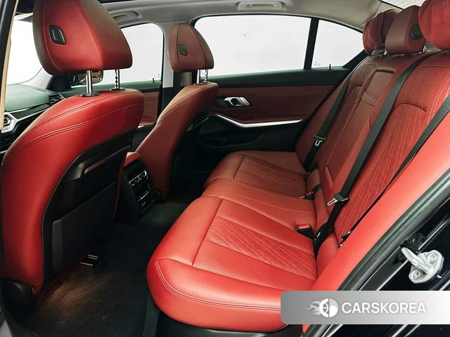 BMW 3 series 2022 Черный из Китая, фото 3