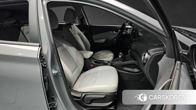 Hyundai The New Kona 2023 Серебристо-серый из Кореи, фото 3