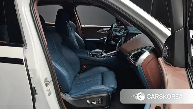 BMW XM (G09) 2024 Белый из Кореи, фото 3