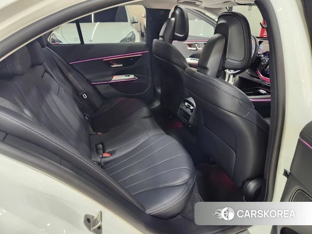 Mercedes-Benz E-Class W214 2024 Белый из Кореи, фото 3