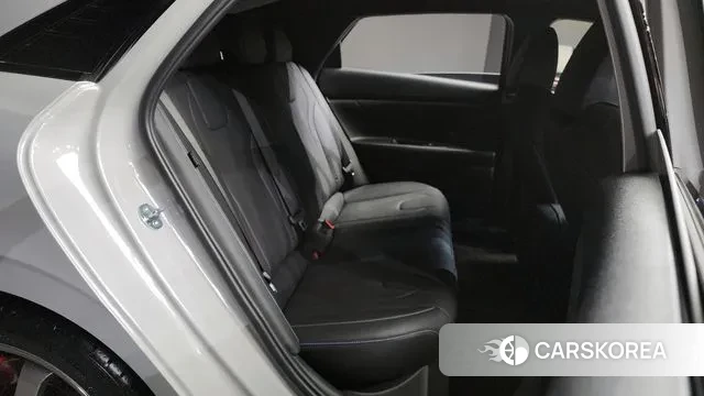 Hyundai The New Avante (CN7) 2025 Серебристо-серый из Кореи, фото 3