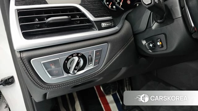 BMW 7 Series (G11) 2018 Белый из Кореи, фото 3