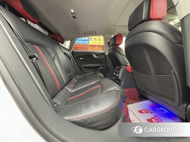 Audi A7 2018 Белый из Китая, фото 3