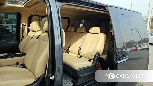 Hyundai Staria 2024 Серый из Кореи, фото 3