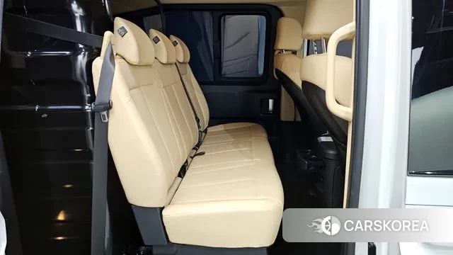 Hyundai Staria 2024 Белый из Кореи, фото 3