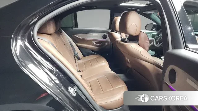 Mercedes-Benz E-Class W213 2018 Черный из Кореи, фото 3