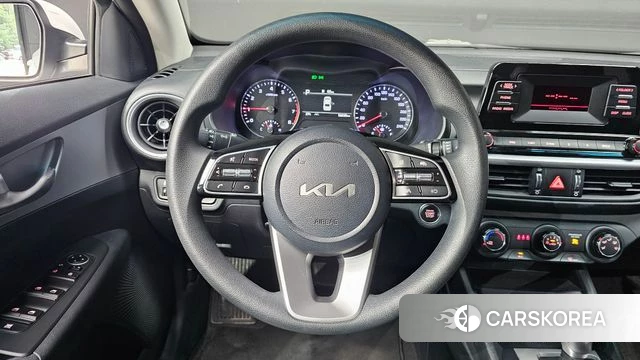 Kia The New K3 2nd generation 2023 Белый из Кореи, фото 3