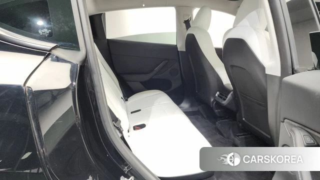 Tesla Model Y 2023 Черный из Кореи, фото 3