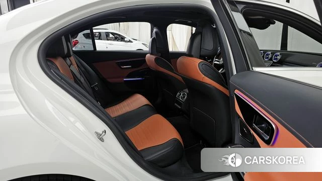 Mercedes-Benz C-Class W206 2023 Белый из Кореи, фото 3