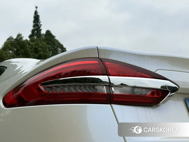 Ford Mondeo 2022 Белый из Китая, фото 3