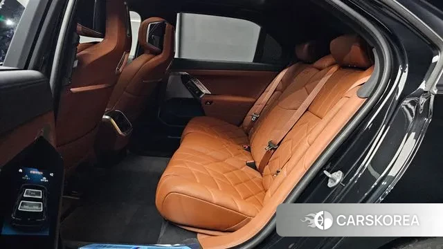 BMW 7 Series (G70) 2025 Черный из Кореи, фото 3